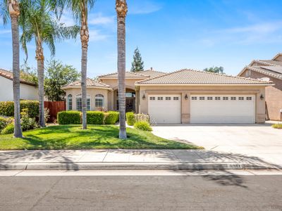 8051 N Paula Ave