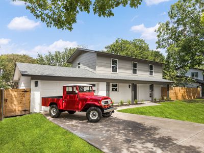 2112 Vanderbilt Ln