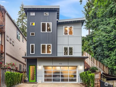 1312 211th Avenue NE