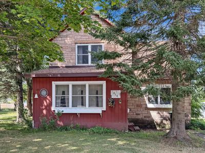 810 W Genesee St