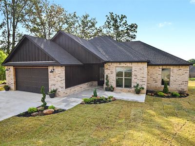 685 Woodlands Dr