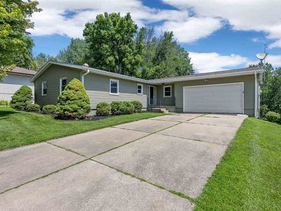 15 Riverview Dr NE
