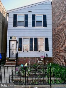 2422 E Somerset St