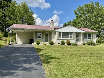 111 Roosevelt Rd