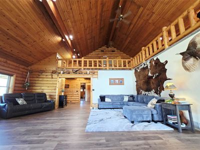 217 Woodlin Ln