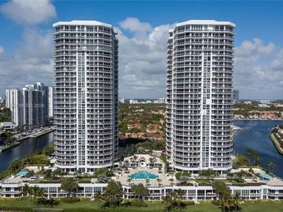 3802 NE 207th St APT 1001