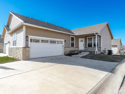 331 N 127th St E Building 27/401