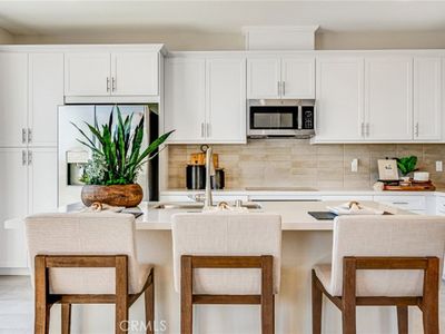 2845 E Amberley Privado