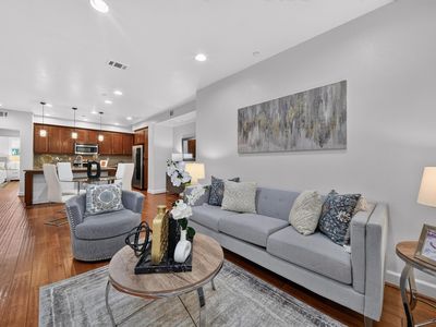 1656 Lee Way