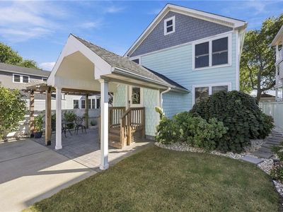 1135 Little Bay Ave