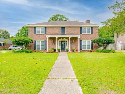 1424 Regency Oaks Dr W