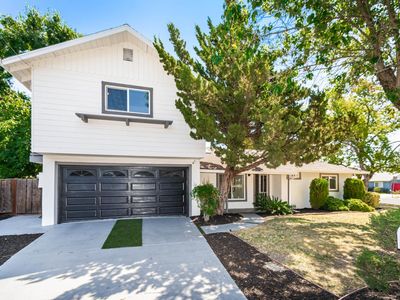 1889 Leslie Dr