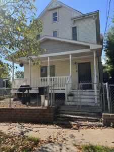 204 Acker St E