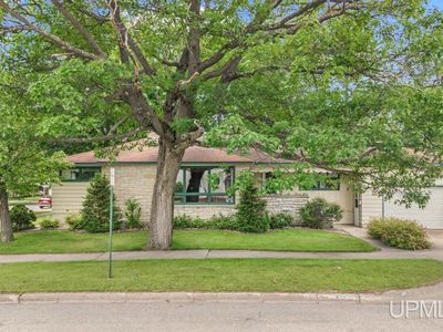 1302 Minneapolis Ave