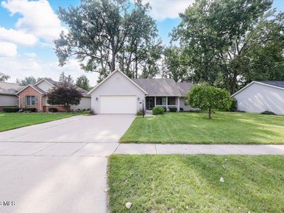 26 Hawthorne Dr
