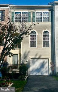 10106 Pale Rose Loop