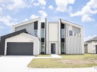 4433 Aurora Cir