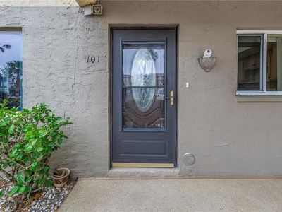 3500 Lake Bayshore Dr #101