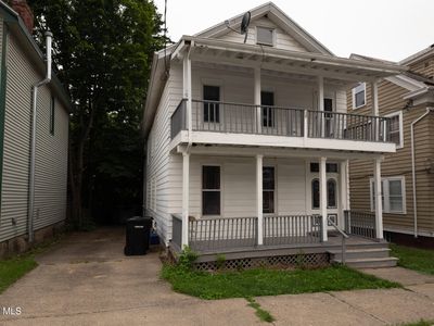 10 Lansing Avenue
