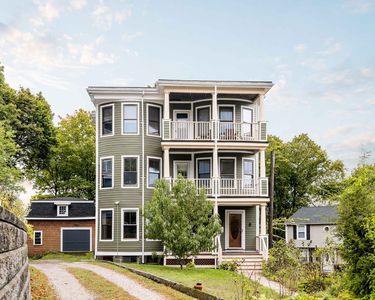 8 Pine St #2
