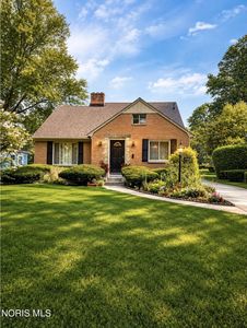 2335 Pemberton Dr