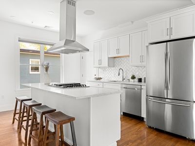 76 Flint St #2