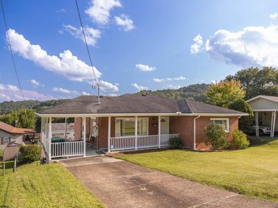 209 Paula Blvd