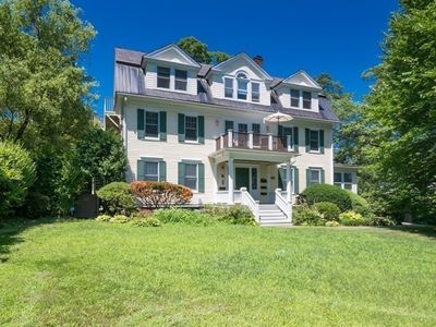 88 Round Hill Rd APT 2