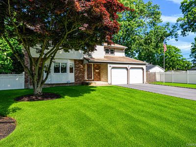 18 Deer Park Boulevard