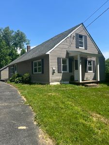 19 Greenwich Plains Rd