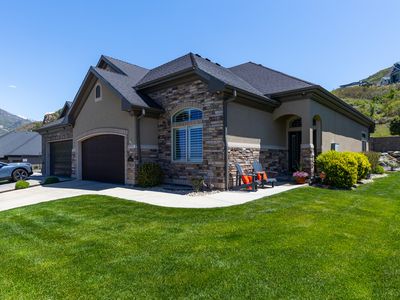 1132 E Sunset Dunes Way