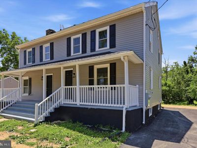28 E Main St