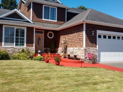 2611 Sea Crest Avenue N