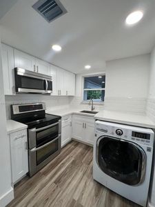 310 Fontainebleau Blvd APT 204