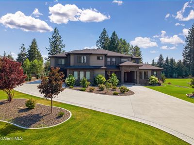 1227 E Bruin Loop