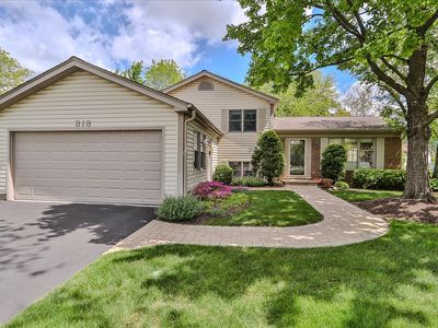 Property at 818 Indigo Ct, Lake Zurich, IL
