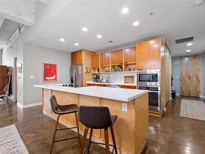 21 W 10th St APT 7D