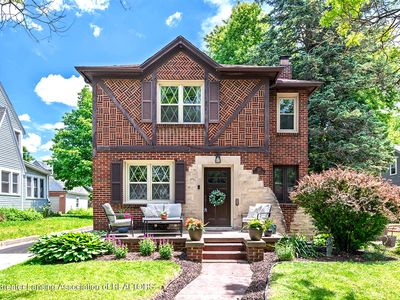 325 S Jenison Ave