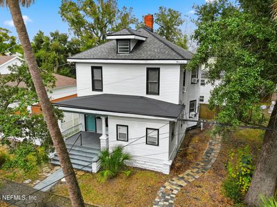 135 E 17TH Street