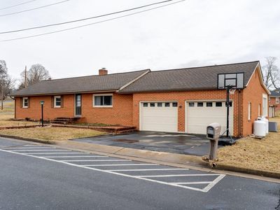 114 Clarke Ave