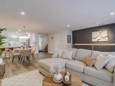 4278 5th Ave