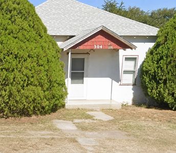 304 2nd St