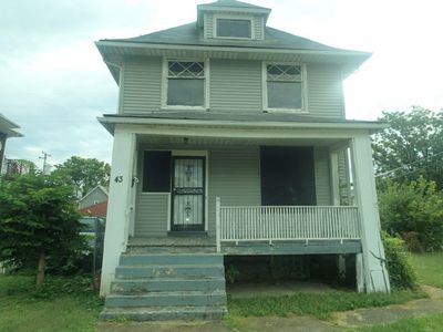 43 S 17th Ave