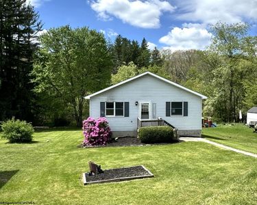 Property at 487 Oak St, Kingwood, WV