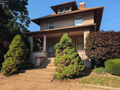 60 Huron St