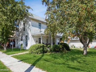 Property at 106-108 S Avenue B, Washington, IA
