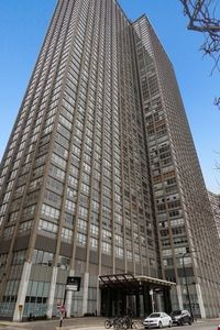 655 W Irving Park Rd APT 4011