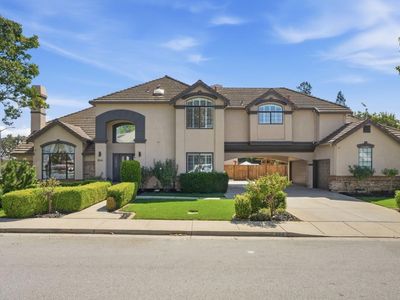 844 Black Walnut Way