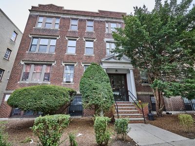 7 Lothian Rd #B
