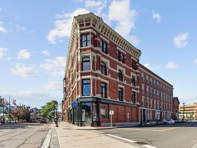 219 Central St APT 3E